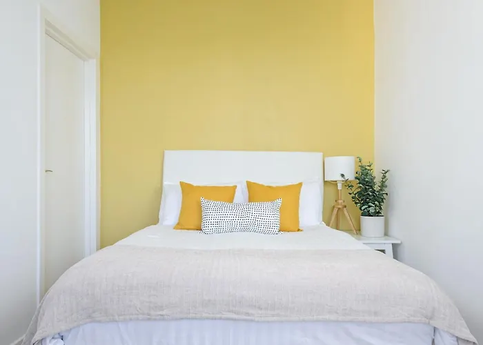 The West Bow View Apartment